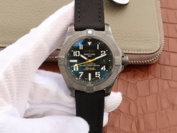 Breitling Avenger II  -1:1 Superclone