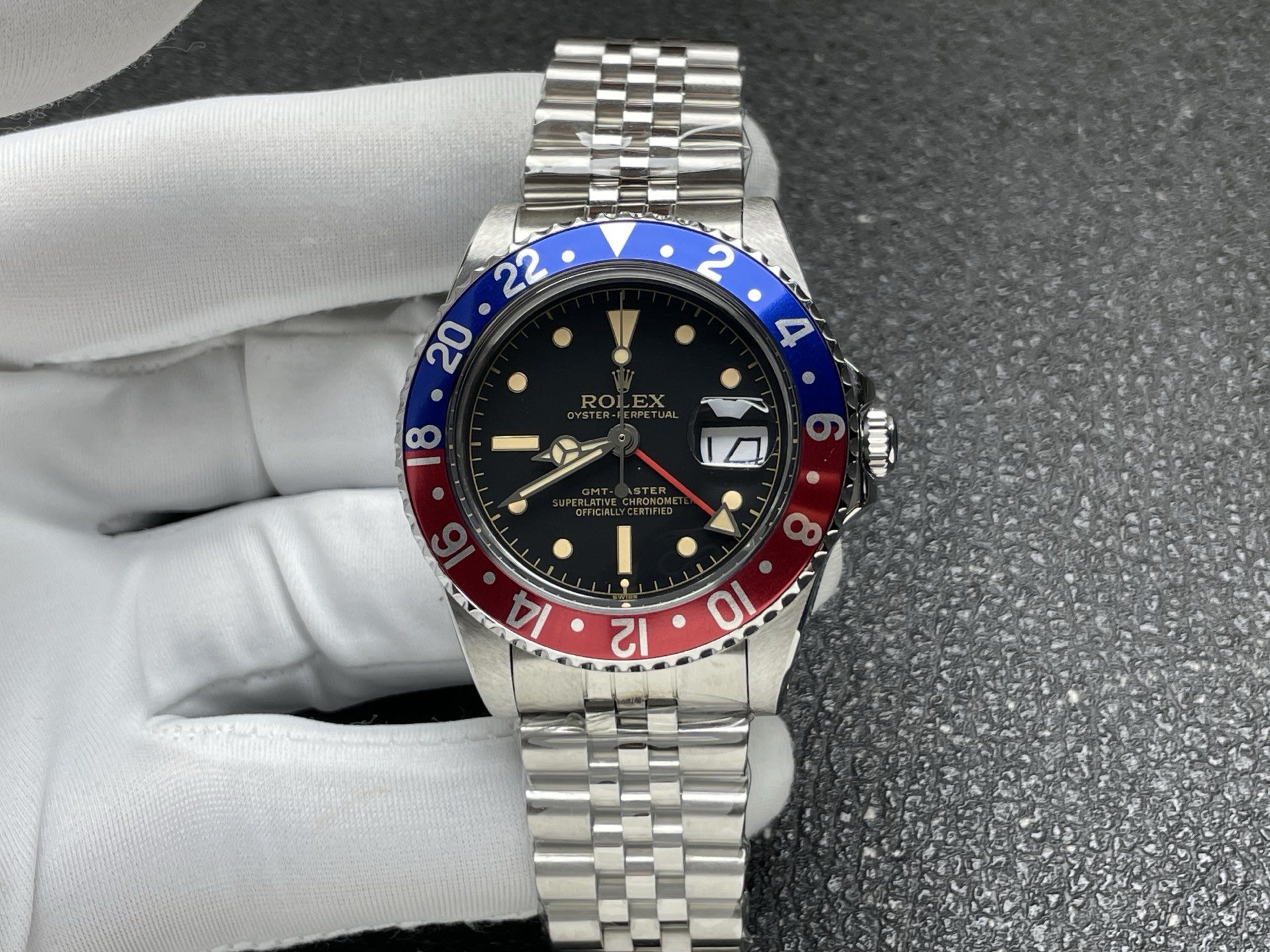 288-0963face8c3f6a9dbb48ca3740e5aa531e0e9db41a4eea2ae707214e430f9448