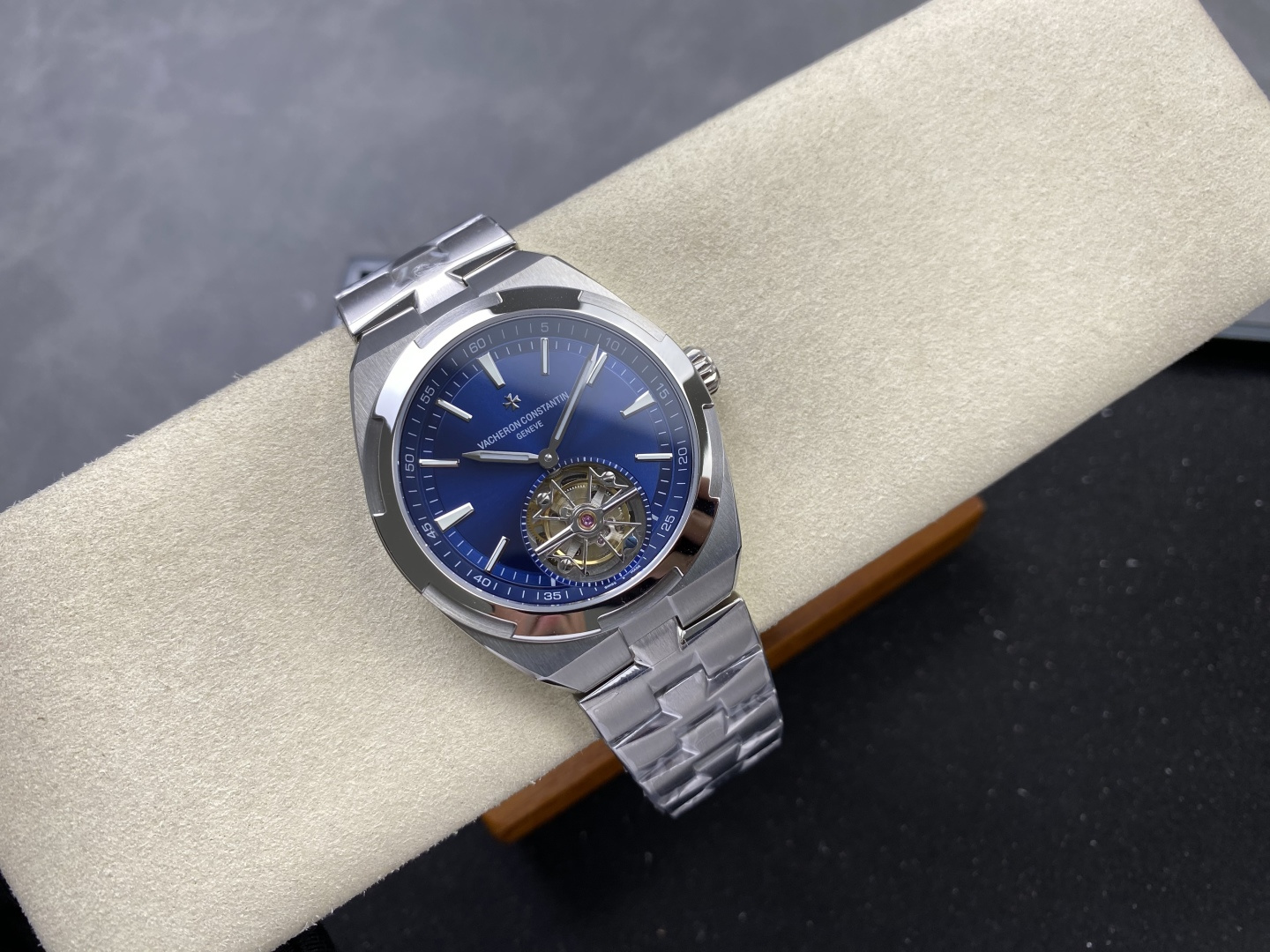 Vacheron Constantin Overseas 42.5 mm Tourbillon ANT Factory Configuration CC771D 1:1 Superclone