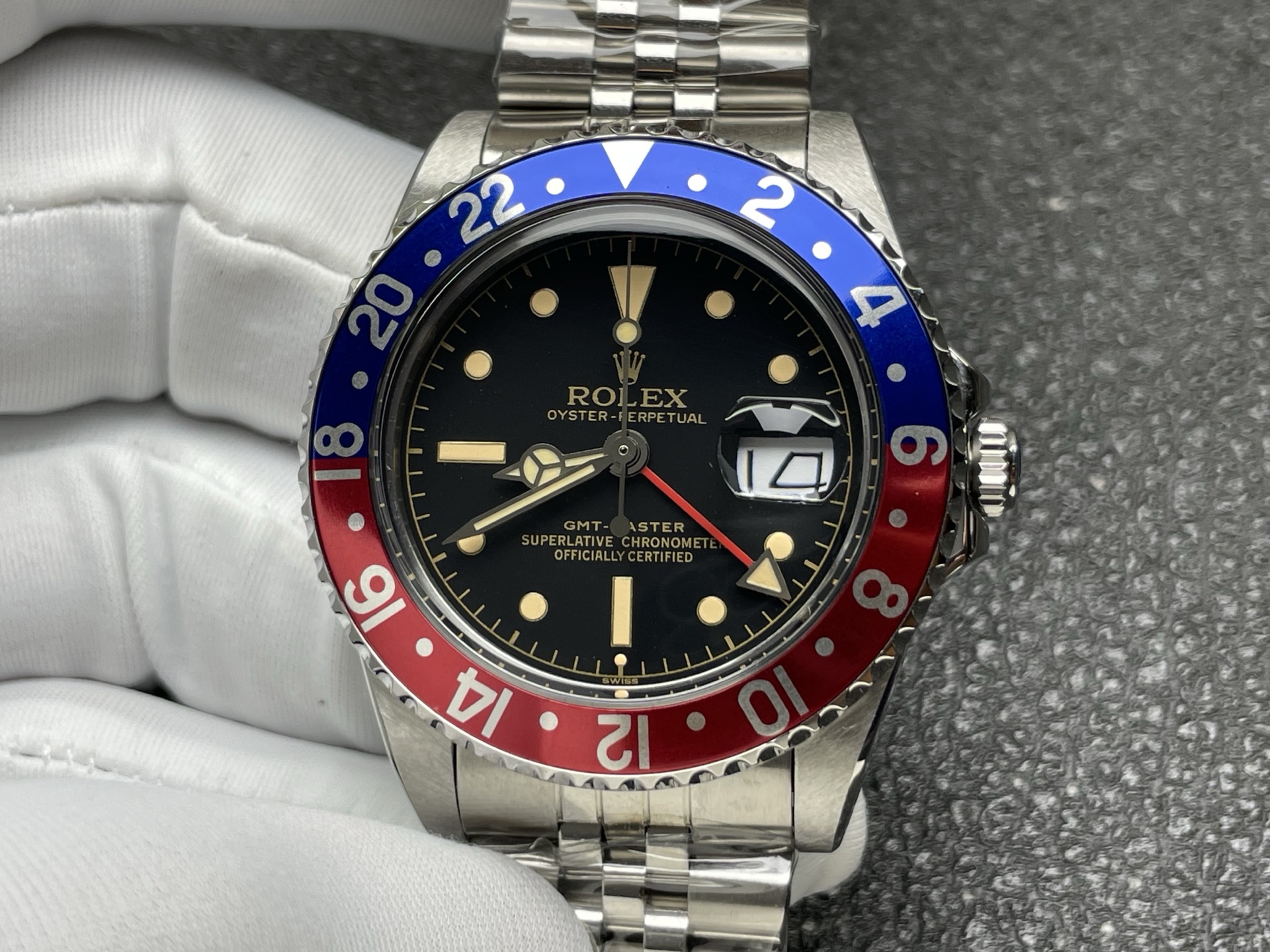 288-0963face8c3f6a9dbb48ca3740e5aa531e0e9db41a4eea2ae707214e430f9448