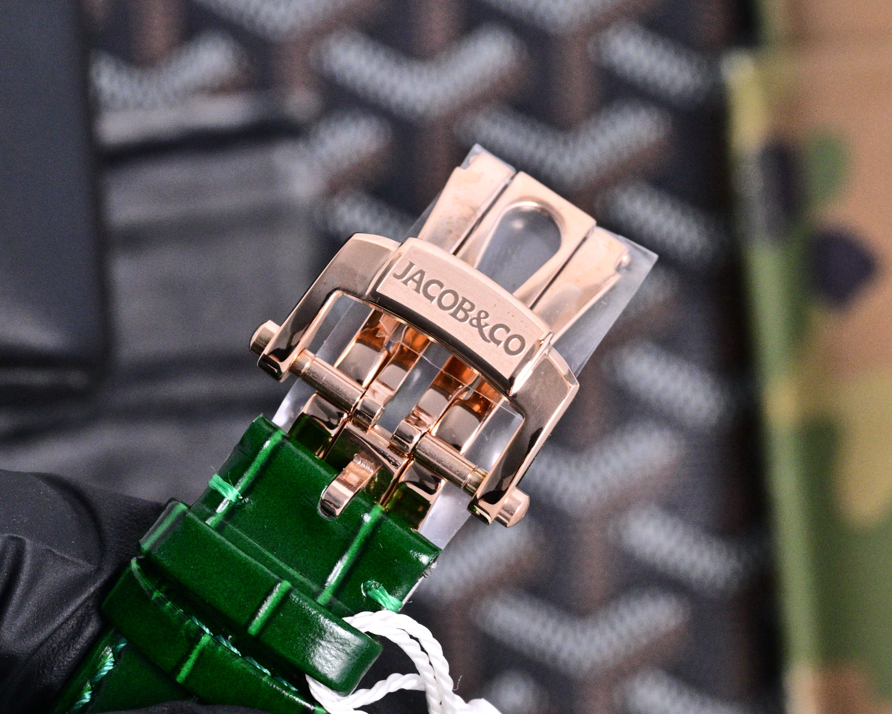 6908-40fe067caab76d164edc0e156c2ec74dea6c987bbd98d2baefedc7bd3764b581